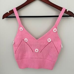 Pink daisy knit cropped sweater tank Forever 21 size M NWT